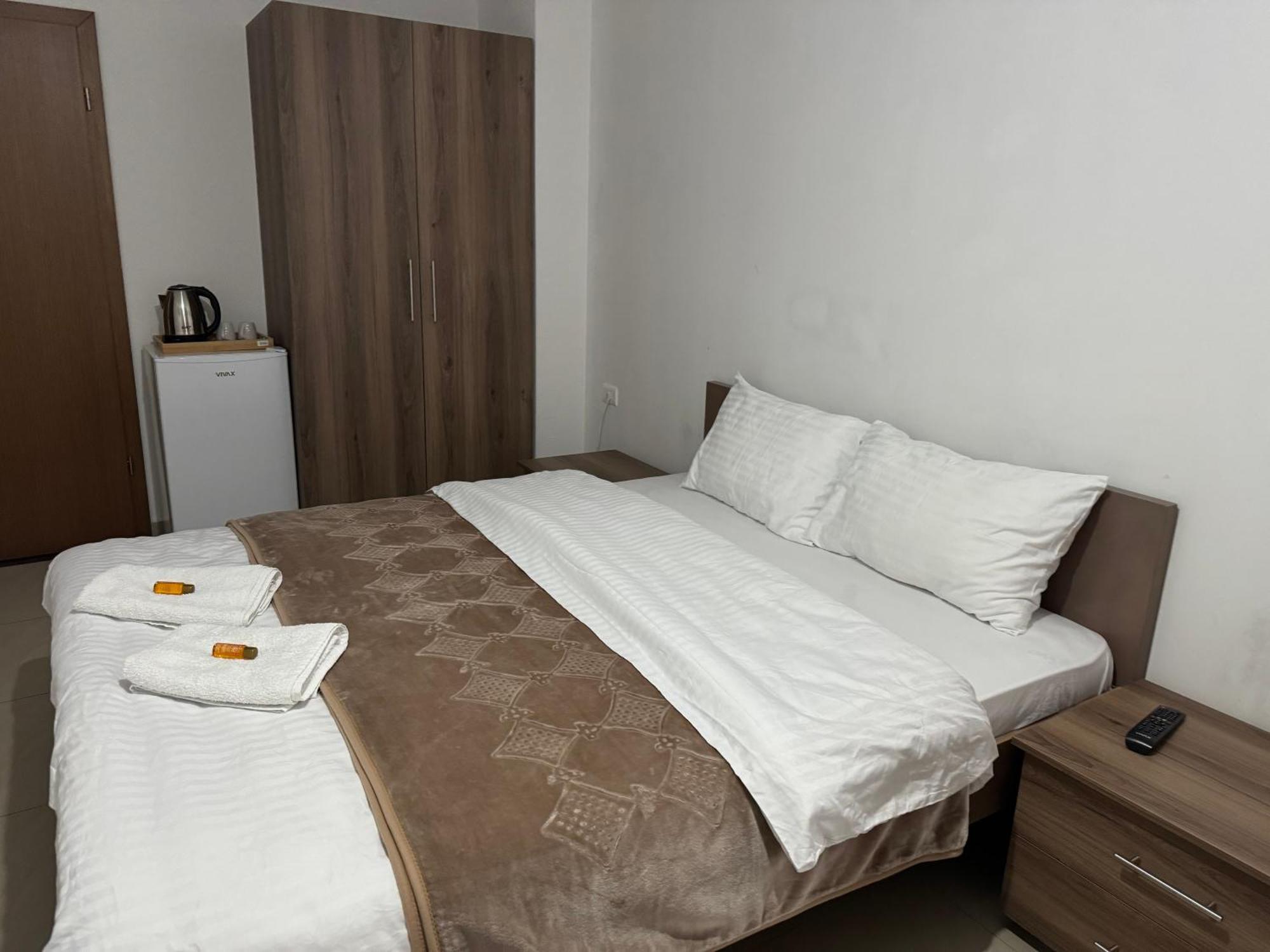 Hotel Majestic Струга Екстериор снимка