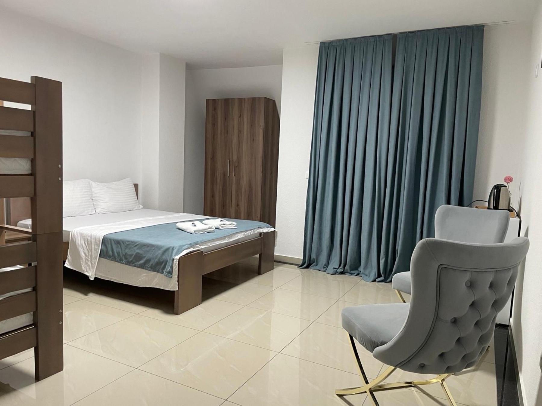 Hotel Majestic Струга Екстериор снимка